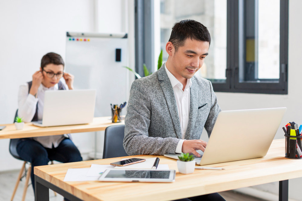 What is hybrid remote work
